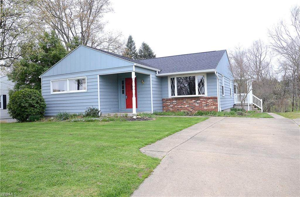 205 Westview Drive - Photo 1