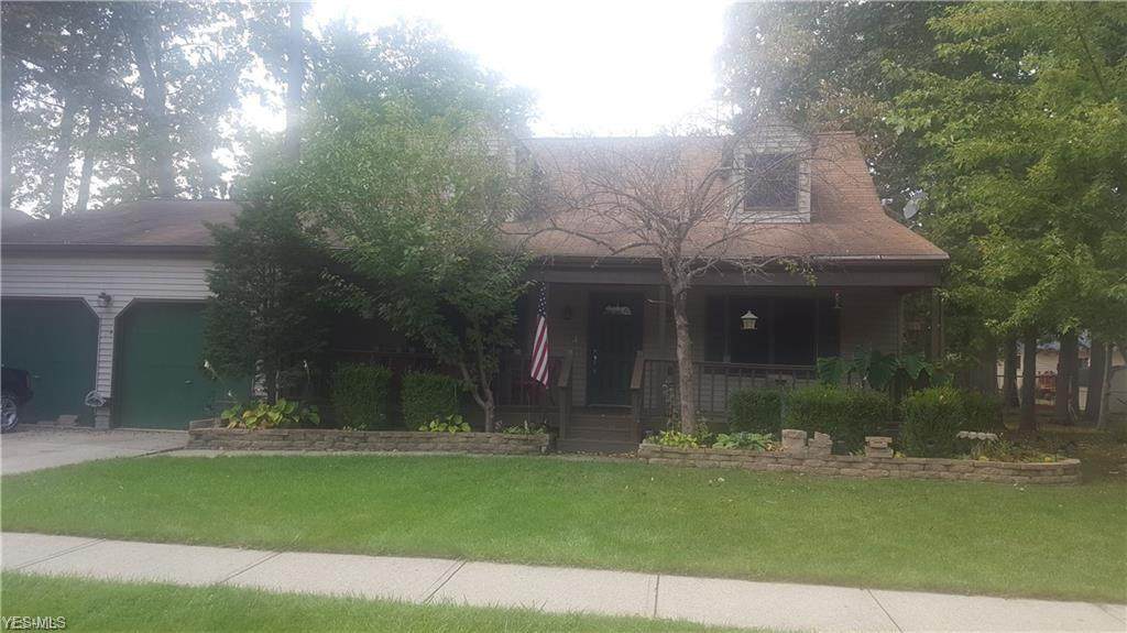 648 Morris Avenue - Photo 1