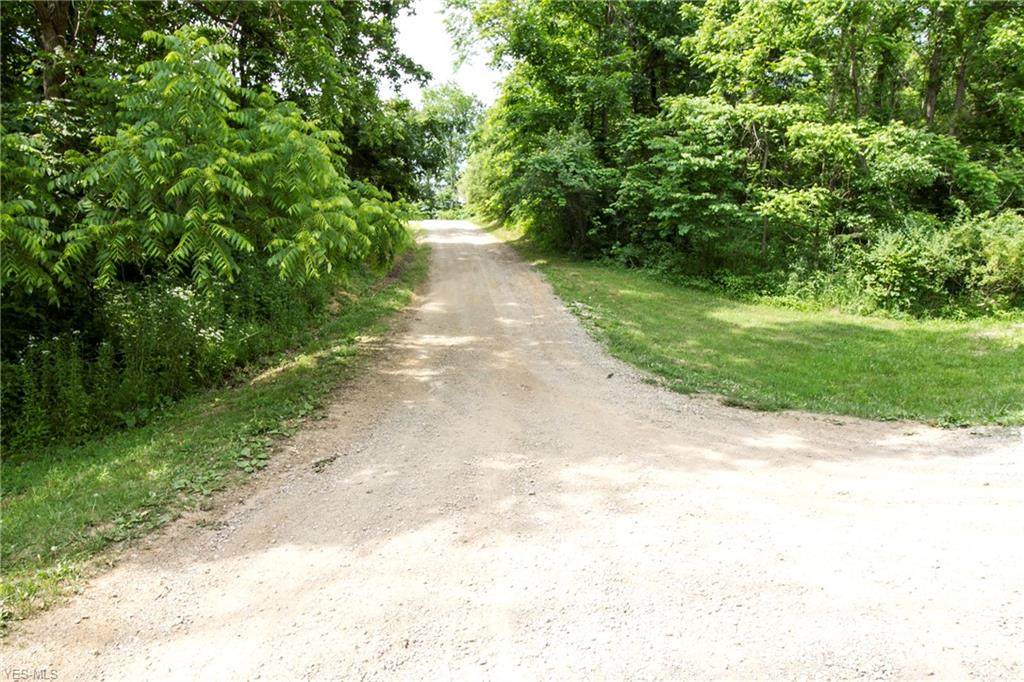 8150 Township Road 390 - Photo 1