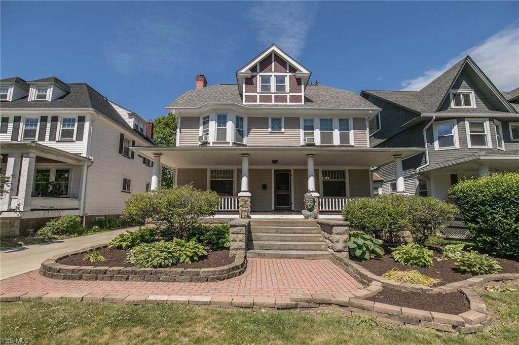 1498 Clifton Boulevard - Photo 1