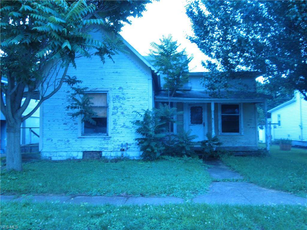 636 John St - Photo 1