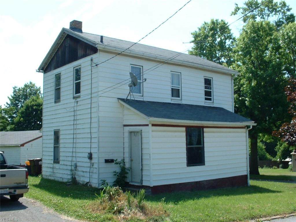 647 Syme Street - Photo 1