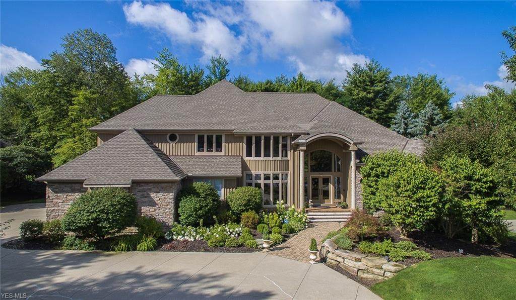 323 Glengarry Drive - Photo 1