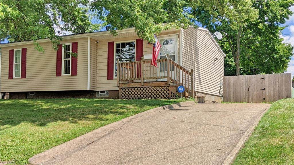 1551 Vicgross Avenue - Photo 1