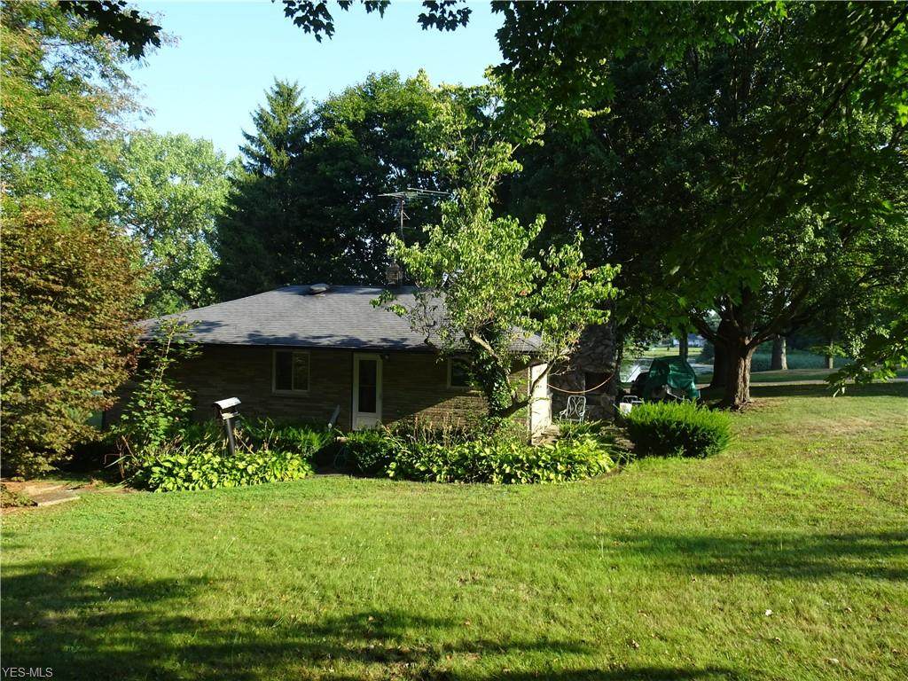 1214 Sunview Drive - Photo 1