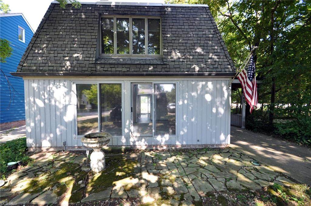 869 Wagar - Photo 1