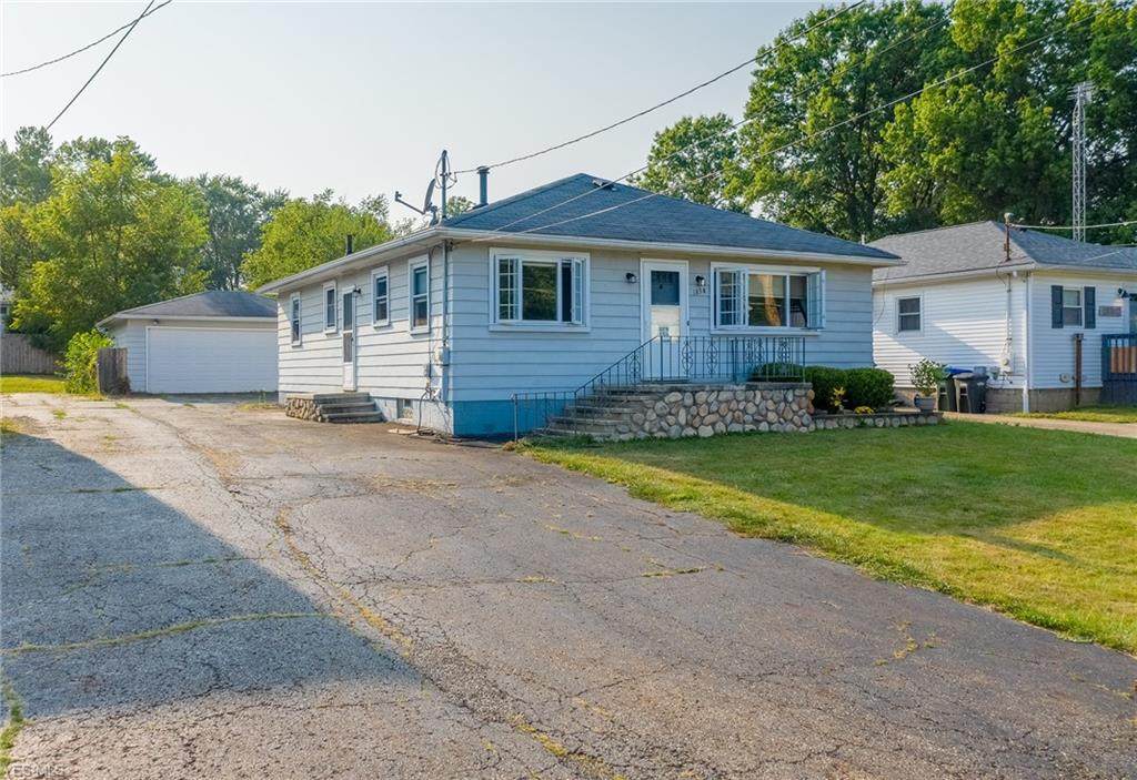 1854 Maurice Street - Photo 1