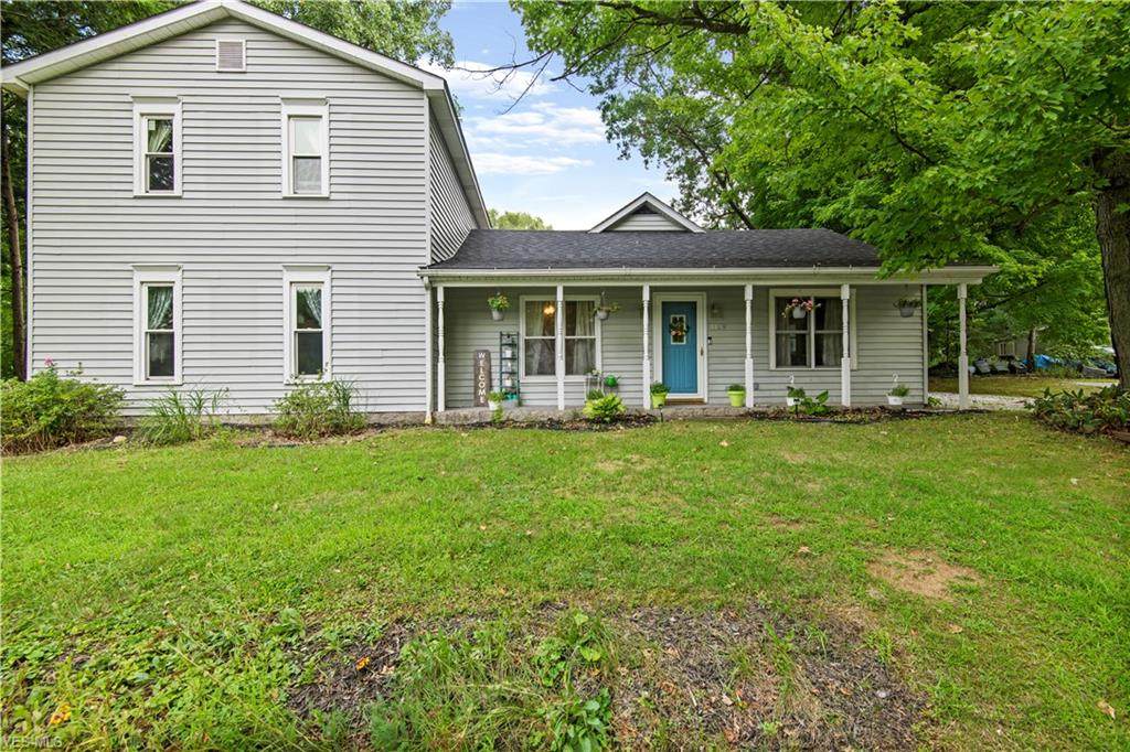 1469 Mctaggart Road - Photo 1