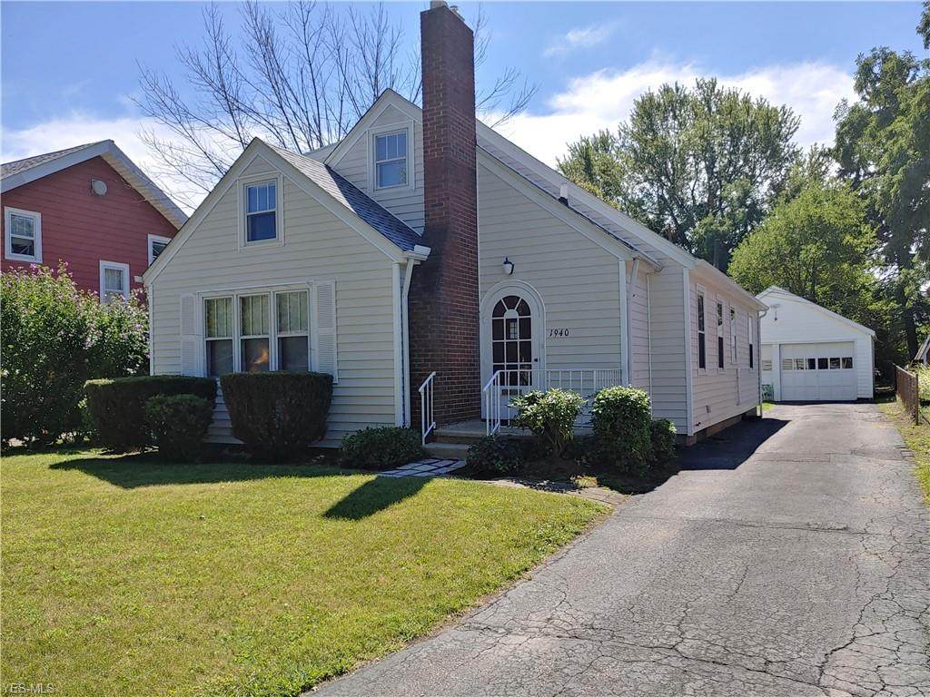 1940 43rd Street - Photo 1