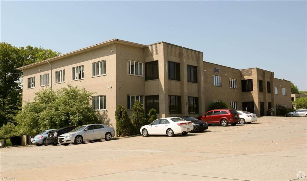 707 Brookpark Road - Photo 1