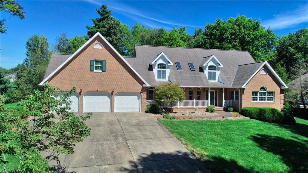 155 Hawthorn Lane - Photo 1