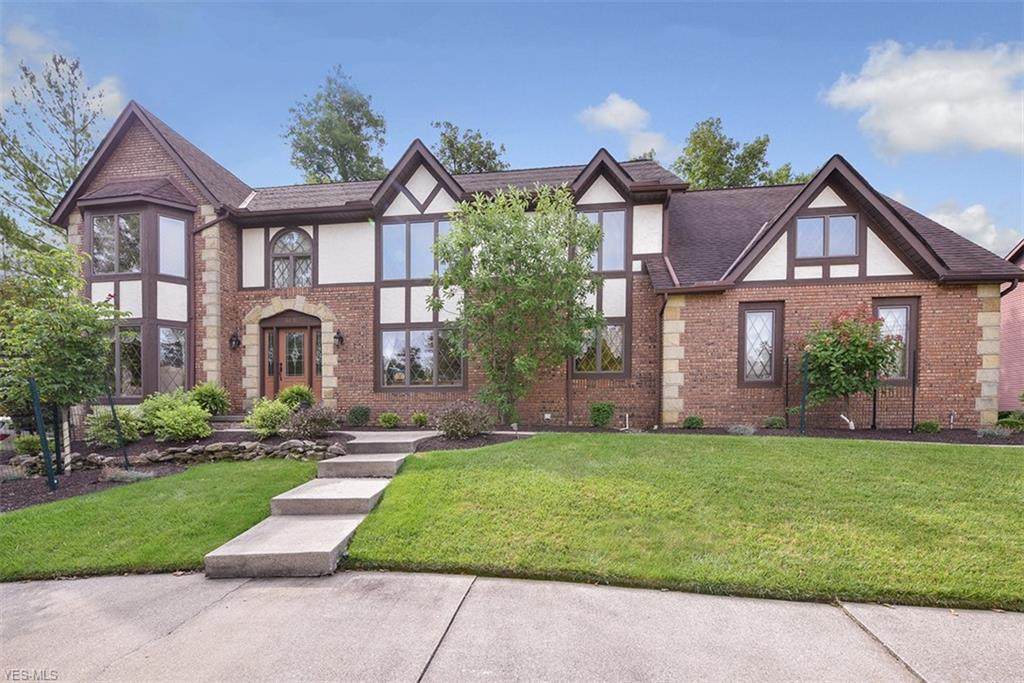 6631 Queens Way - Photo 1