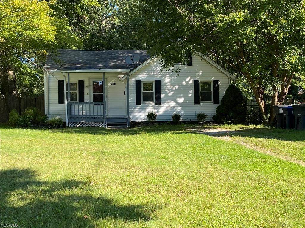 2809 Shelburn Avenue - Photo 1