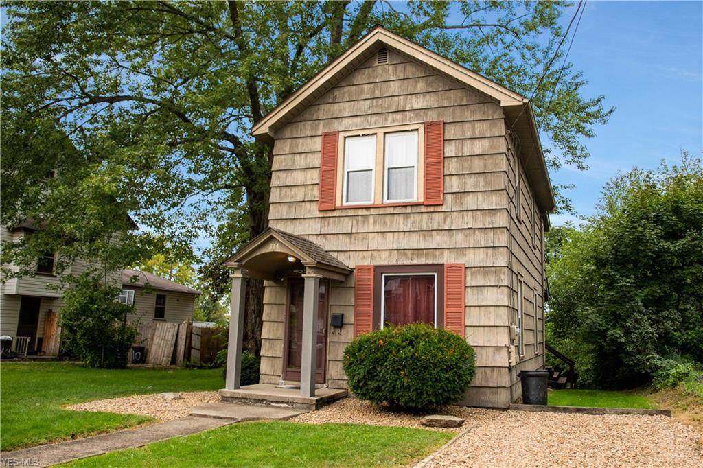314 Bentley Avenue - Photo 1