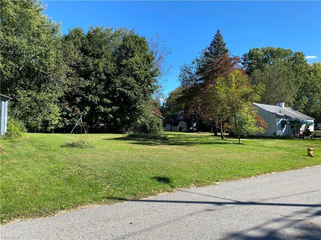 Pickford Avenue - Photo 1
