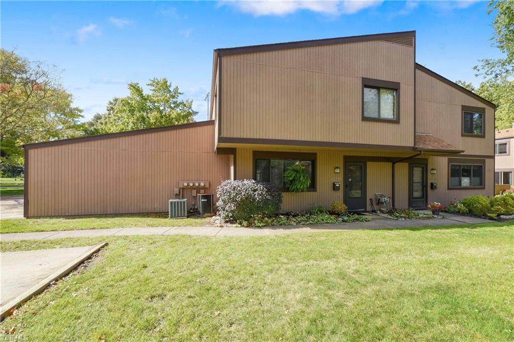 26739 Lake Of The Falls Road - Photo 1