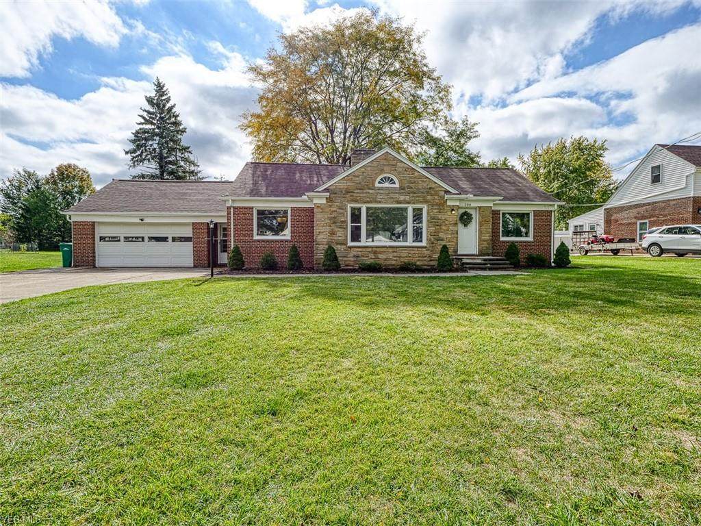 288 Mapleview Drive - Photo 1