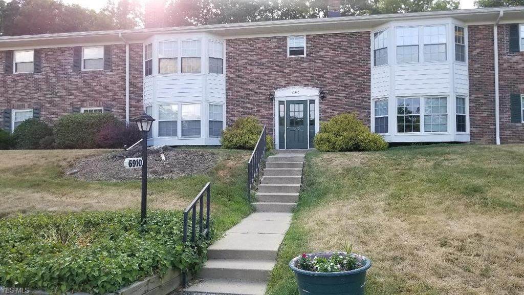 6910 Carriage Hill Drive - Photo 1