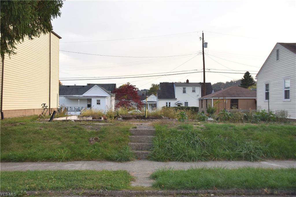 236 42nd Street - Photo 1