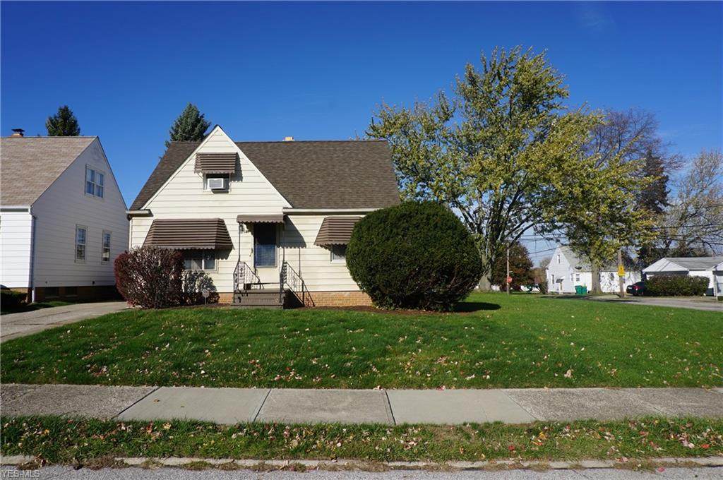15621 Maplewood Avenue - Photo 1