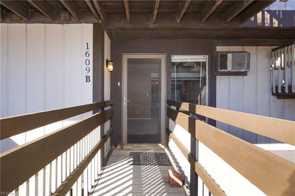 1609 Treetop Trail - Photo 1