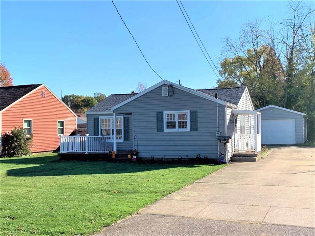 688 Baird Avenue - Photo 1