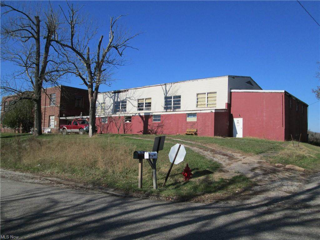 806 Green - Photo 1