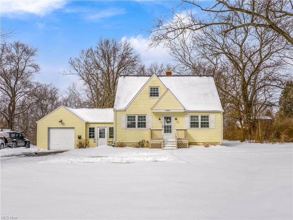3607 Mogadore Road - Photo 1