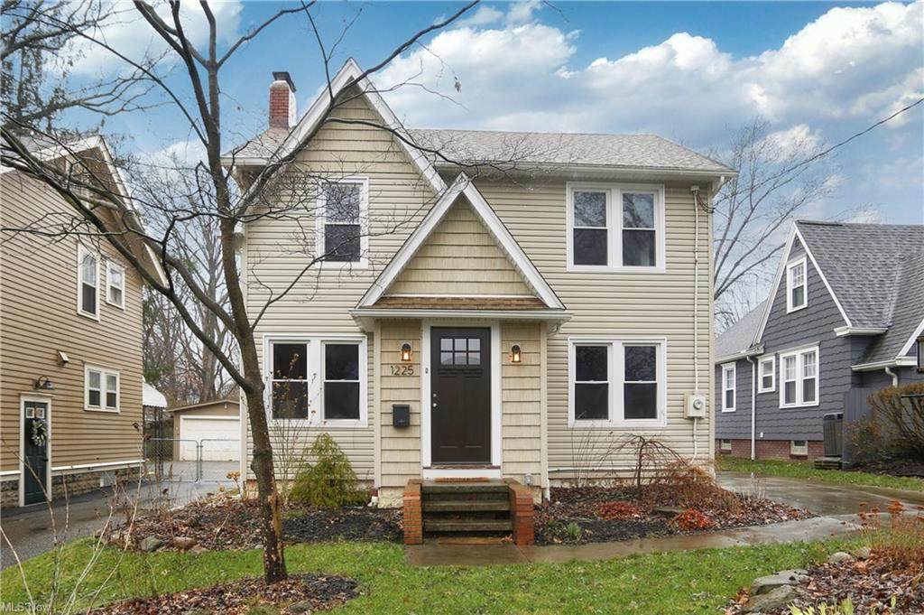 1225 Greenvale Avenue - Photo 1