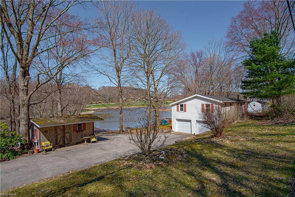 6270 Lakeview Road - Photo 1