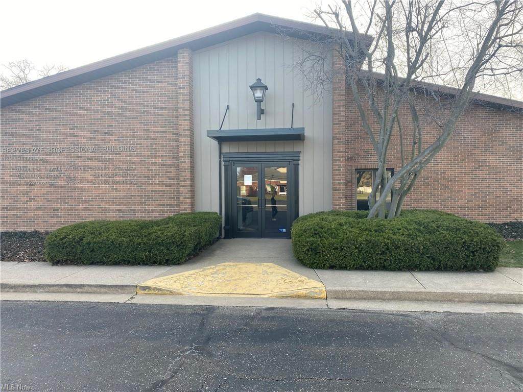 420 Reeves Avenue - Photo 1