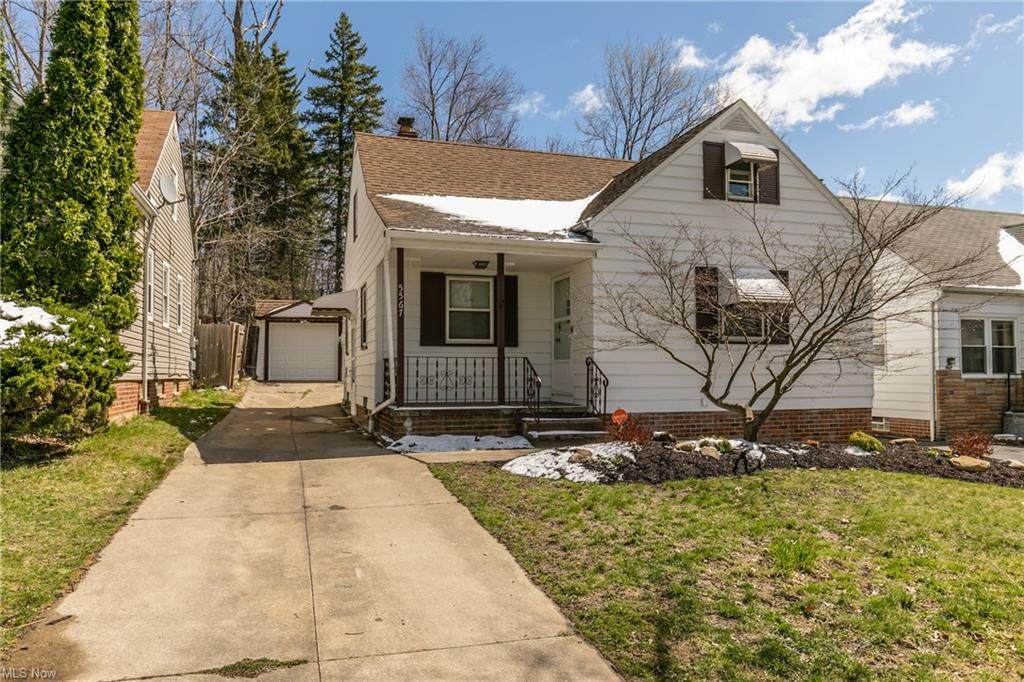 5567 Oakwood Avenue - Photo 1