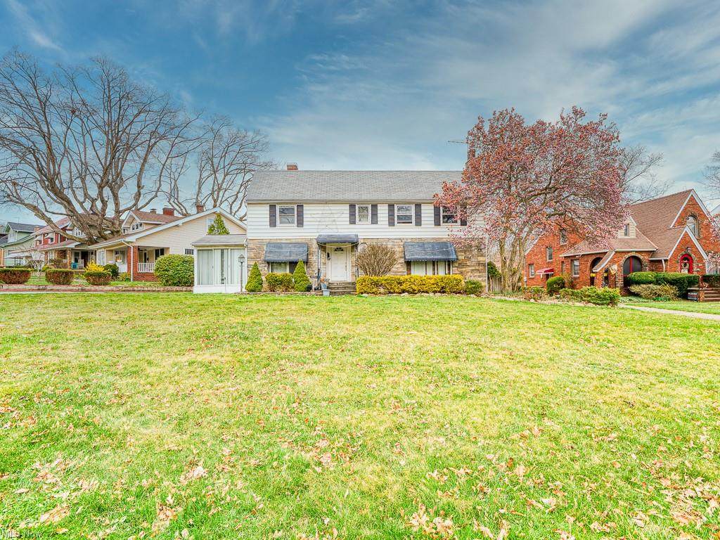 4632 South Hills Drive - Photo 1