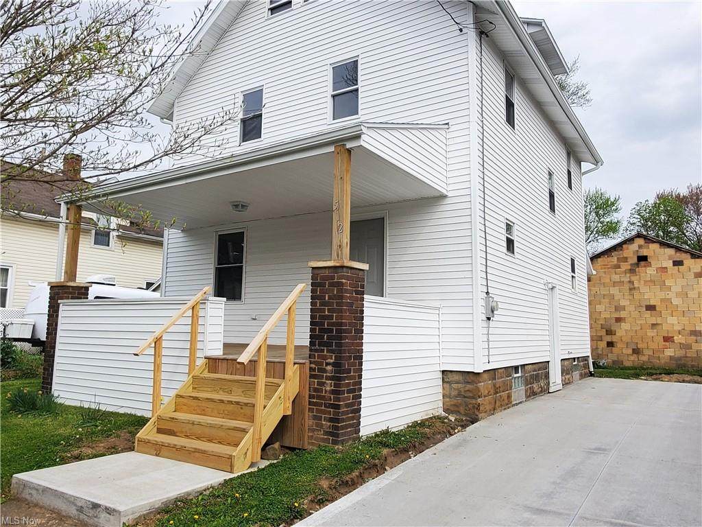 512 Green Avenue - Photo 1