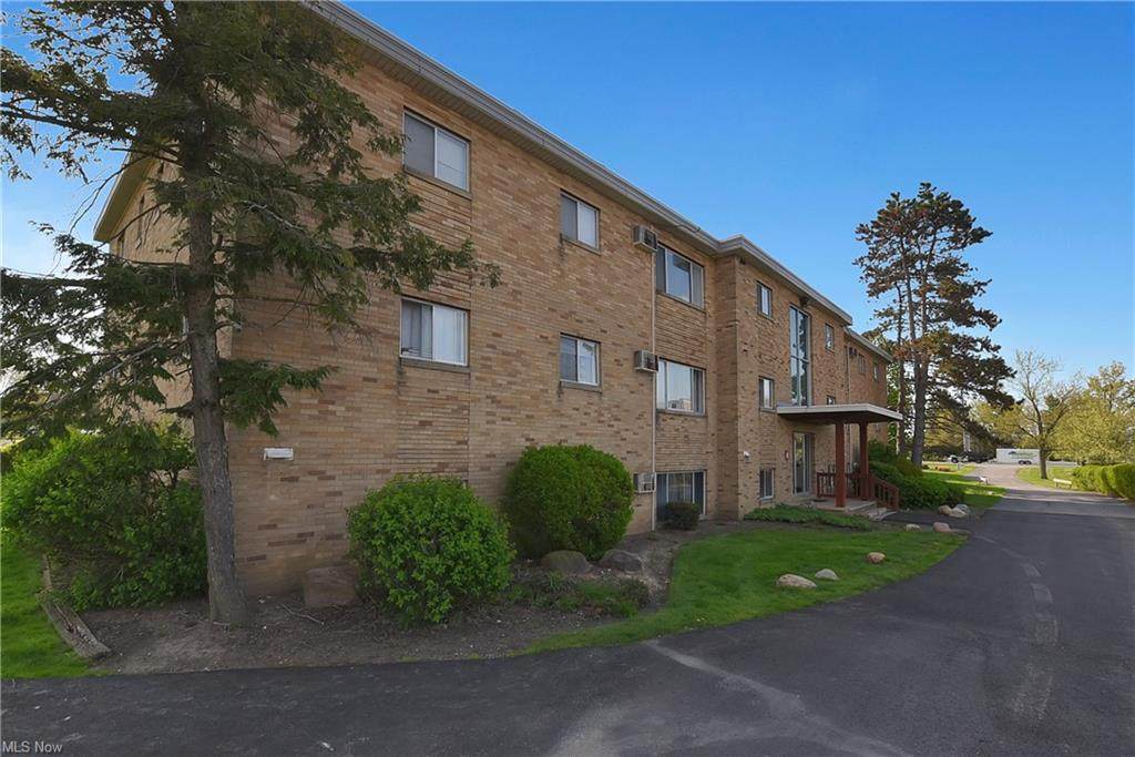 5200 Royalton Road - Photo 1