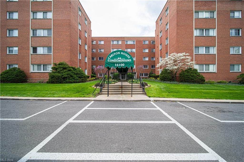 16100 Van Aken Boulevard - Photo 1