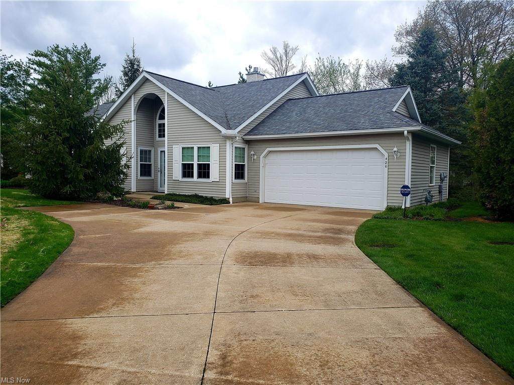 420 Vista Lane - Photo 1
