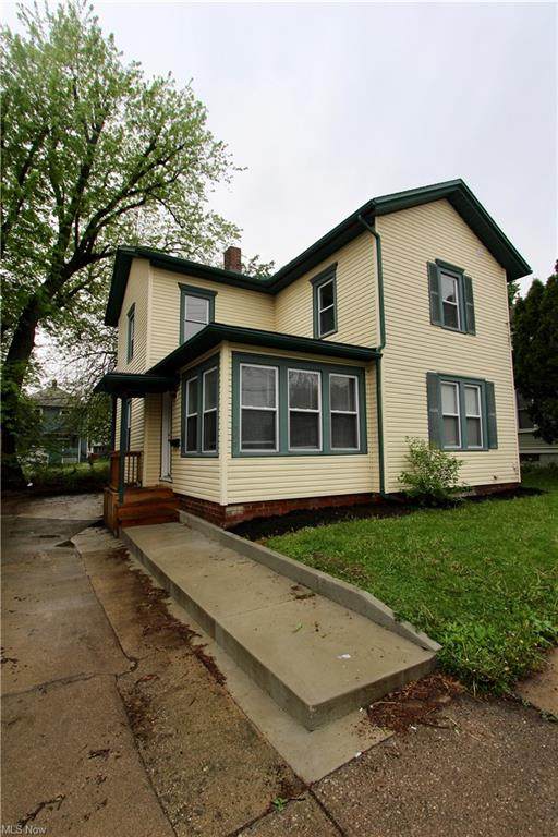 566 Walnut Street - Photo 1