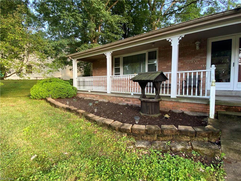 8524 Sleepy Hollow Drive - Photo 1