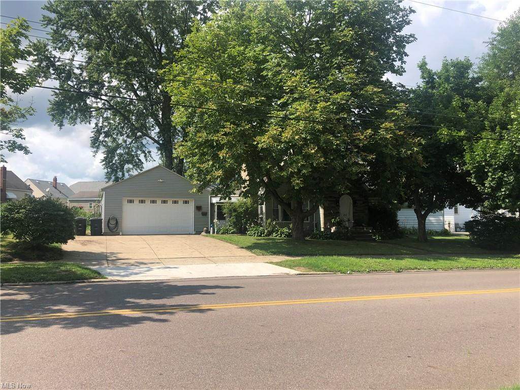 663 Glenwood Avenue - Photo 1
