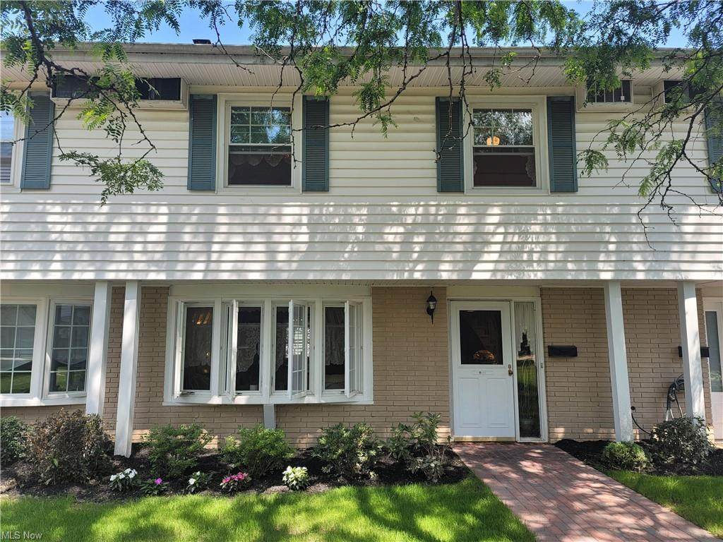 13 Meadowlawn Drive - Photo 1