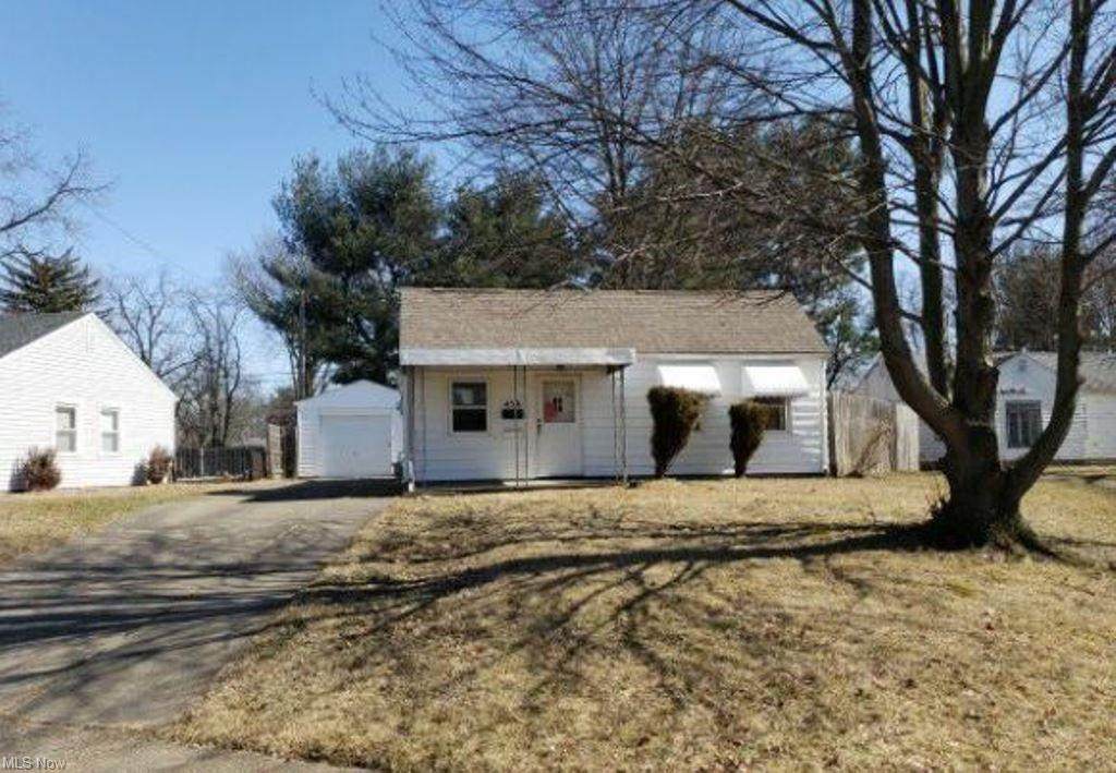 454 Carver Street - Photo 1