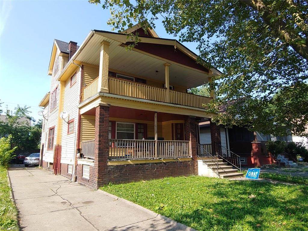 11325 Melba Avenue - Photo 1