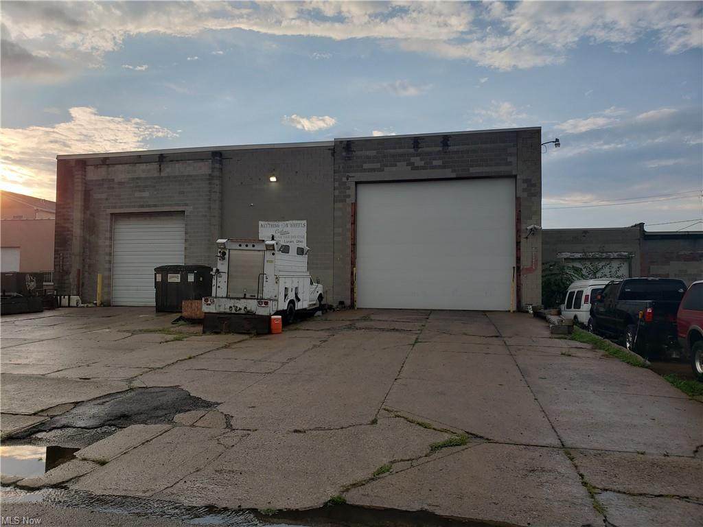 210 12th Street - Photo 1