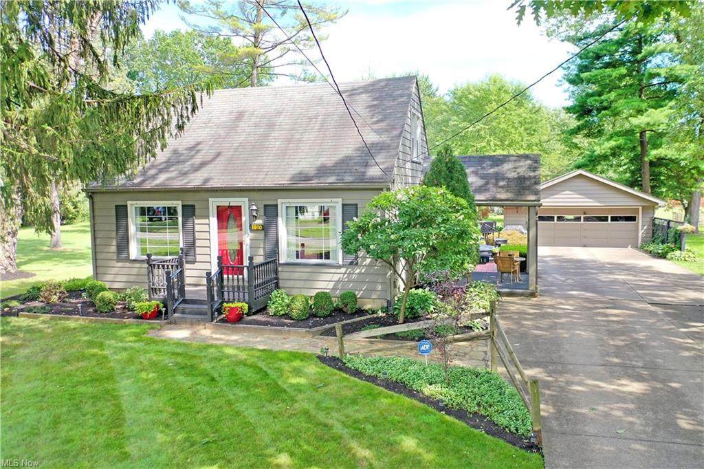 1910 Northfield Avenue - Photo 1