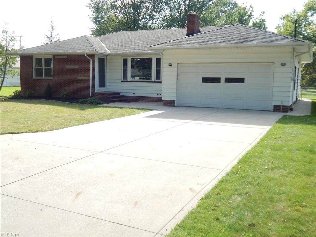 6298 Crossview Road - Photo 1