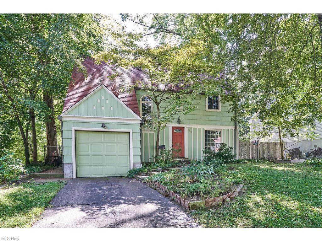 640 Ardleigh Drive - Photo 1