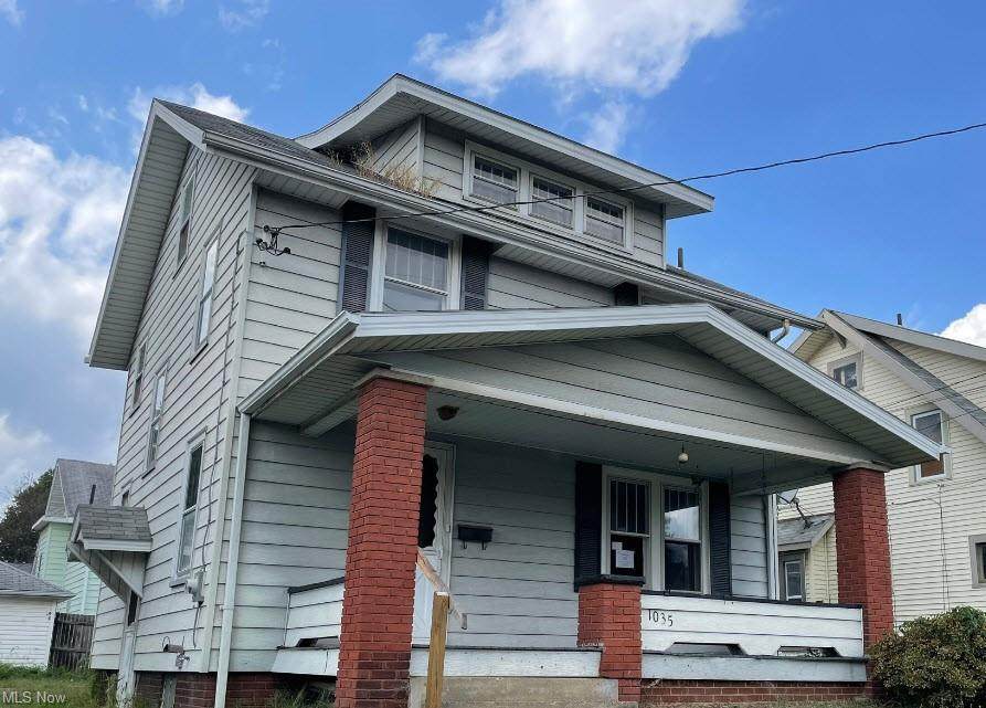 1035 Roslyn Avenue - Photo 1