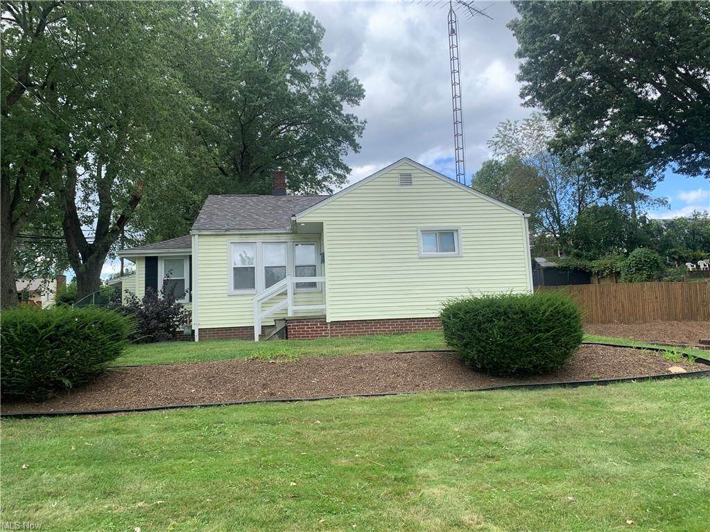 303 Pershing Avenue - Photo 1