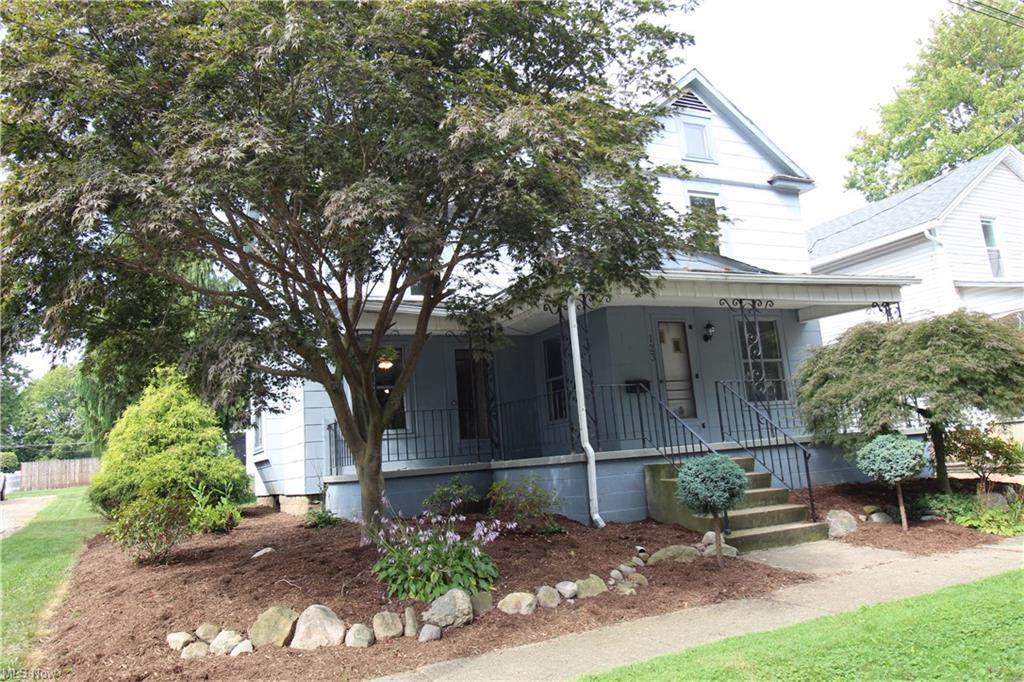 123 Hall Street - Photo 1